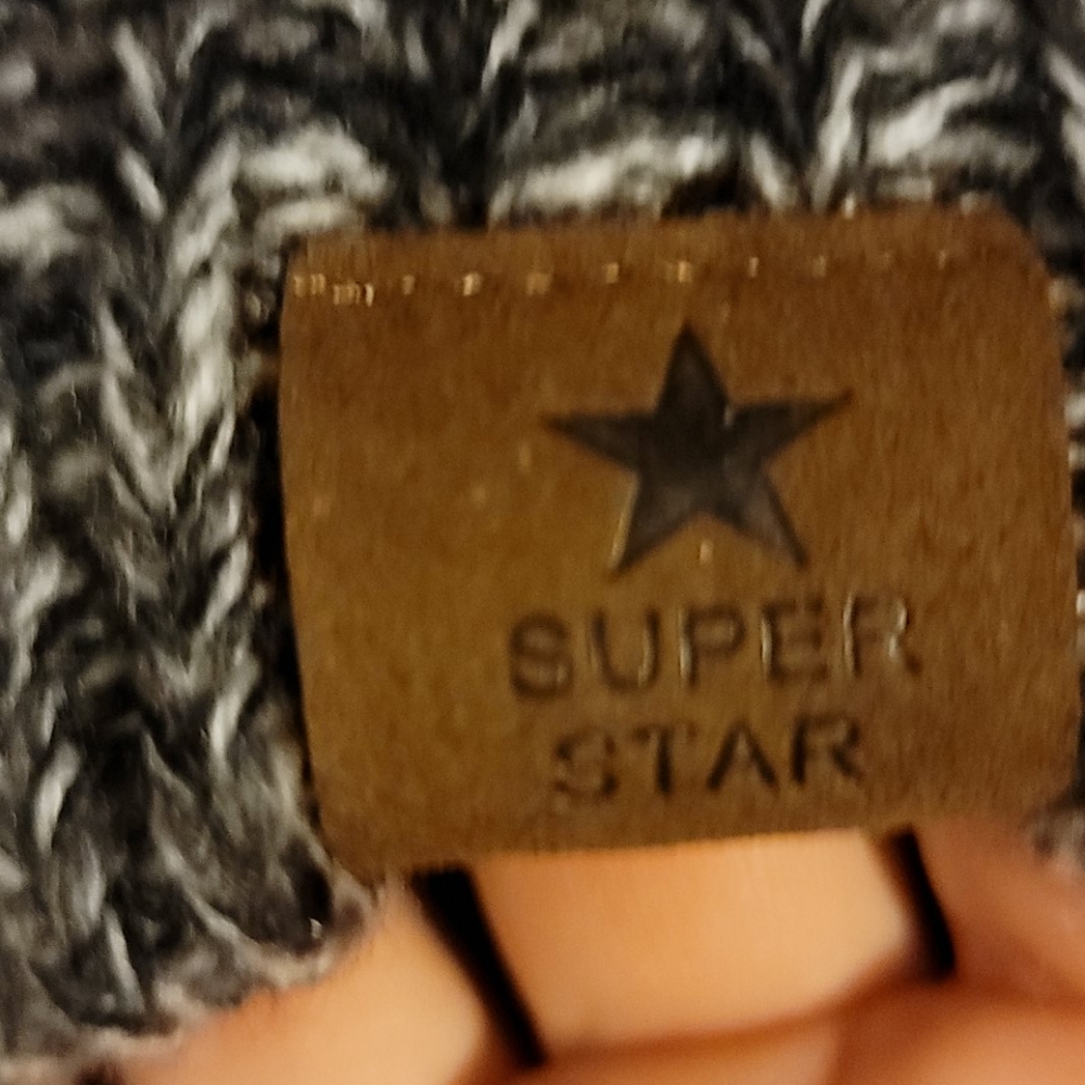 Hat - Picture 2 of 4